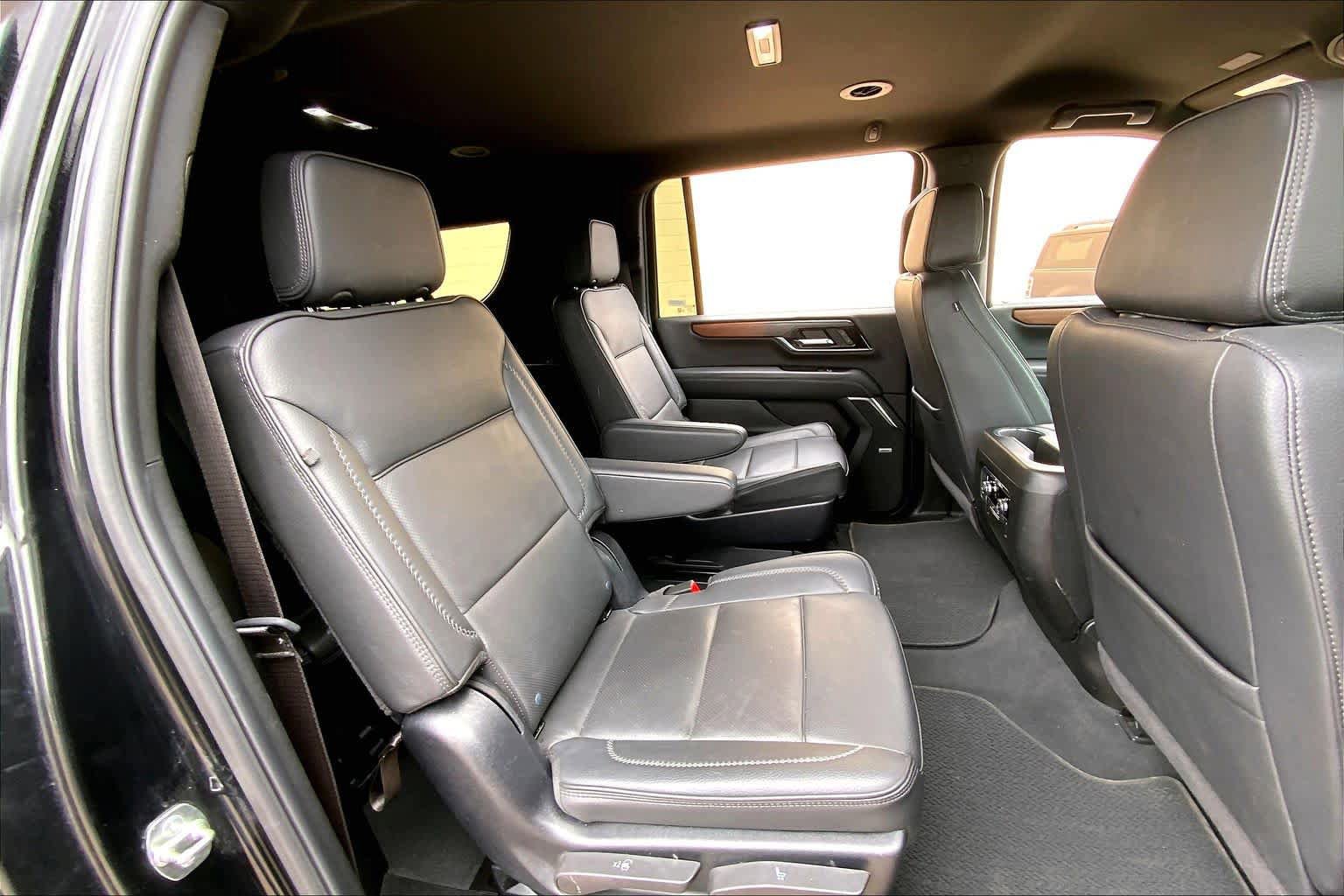 Used 2025 GMC Yukon XL Denali AWD/4WD image 20