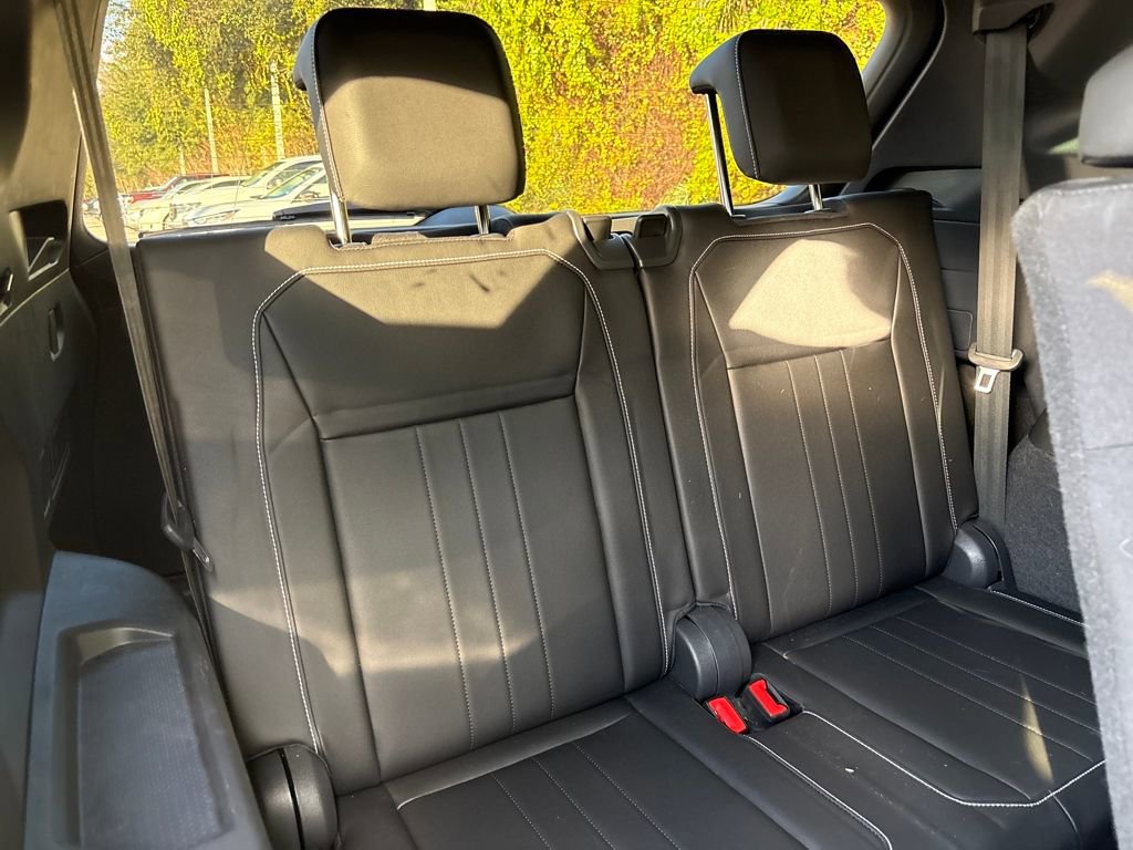 Used 2023 Volkswagen Tiguan SE R-Line image 29