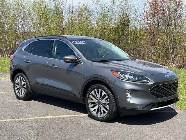 Certified 2021 Ford Escape Titanium w/ Class II Trailer Tow Package AWD/4WD image 1
