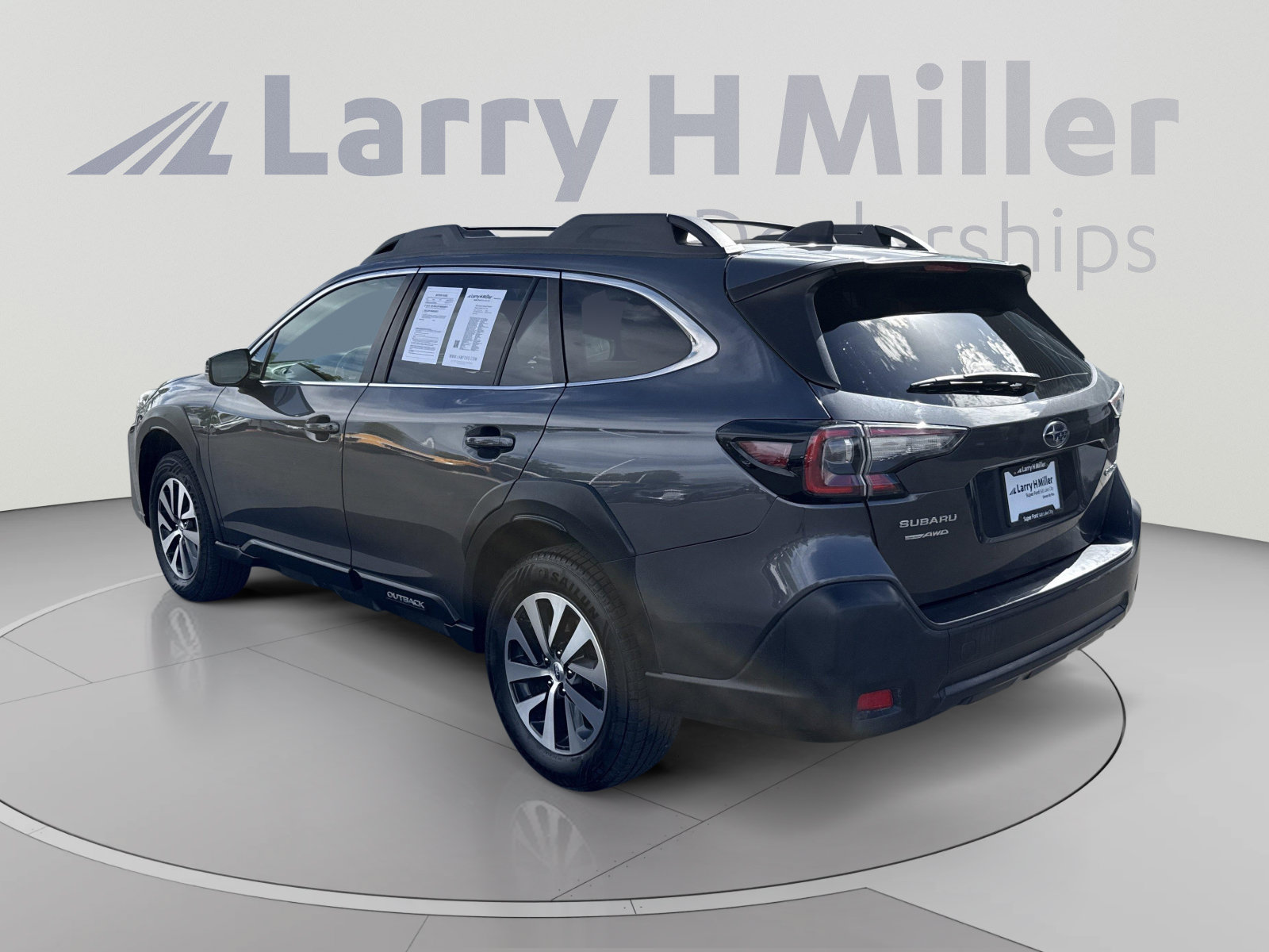 Used 2023 Subaru Outback Premium AWD/4WD image 3