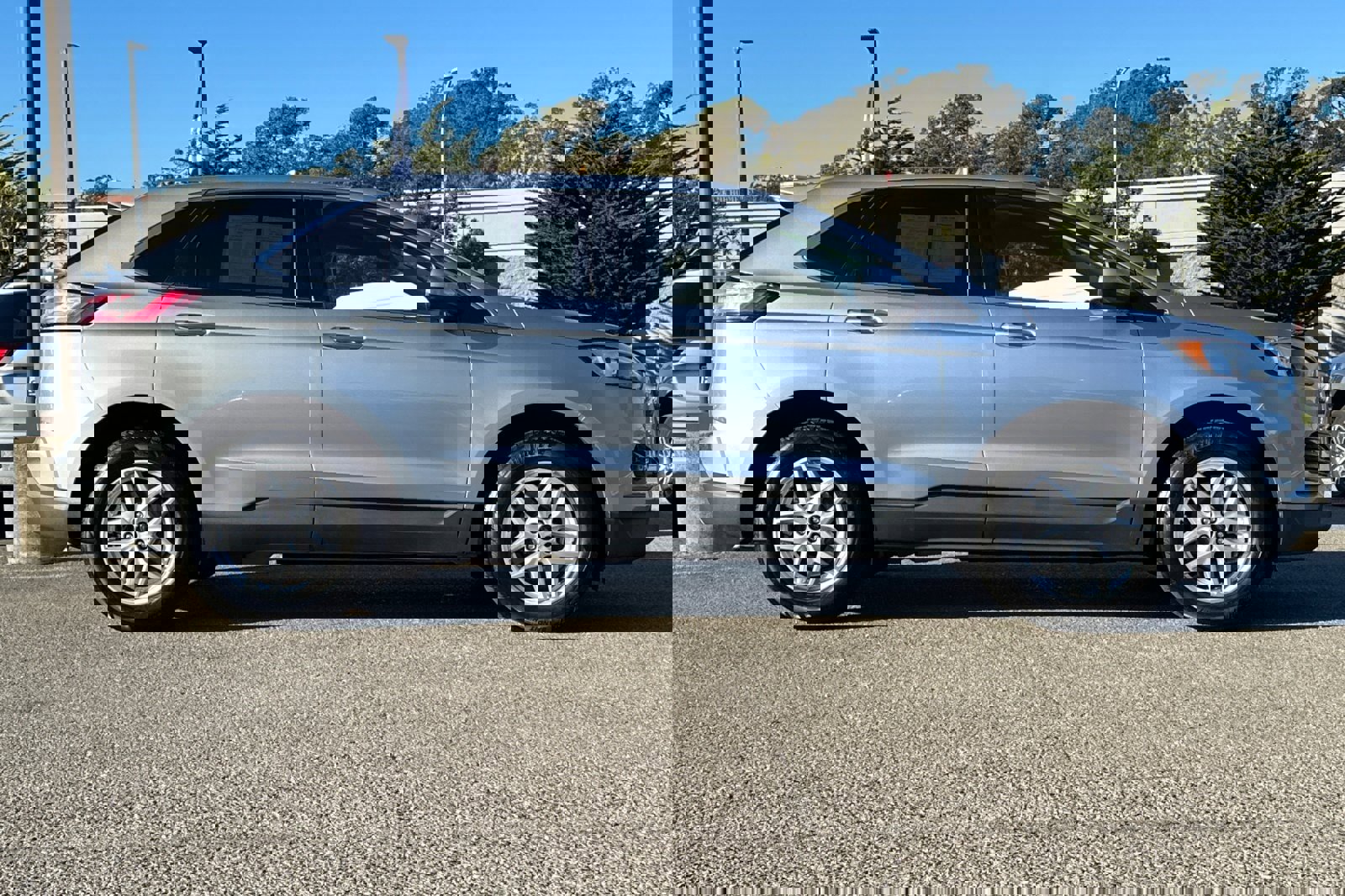 Certified 2023 Ford Edge SEL image 3