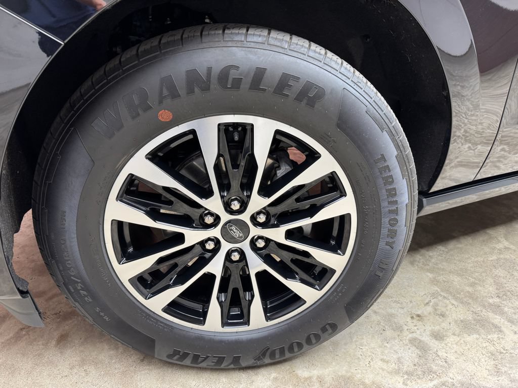 Certified 2025 Ford Expedition Platinum AWD/4WD image 27