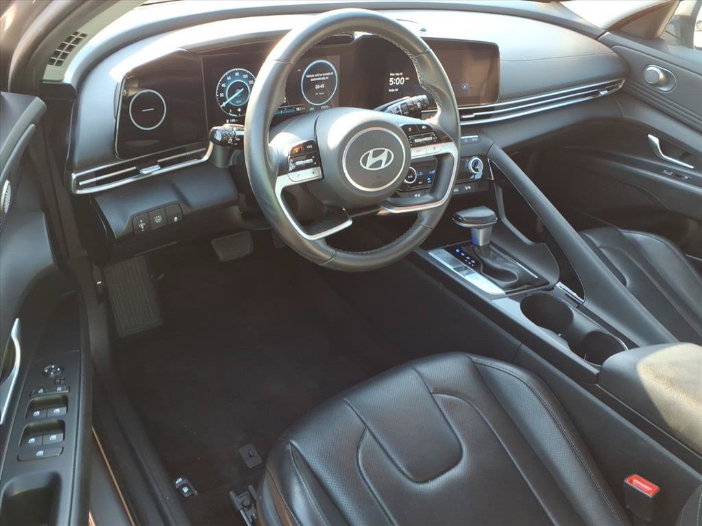 Used 2025 Hyundai Elantra Limited FWD image 8