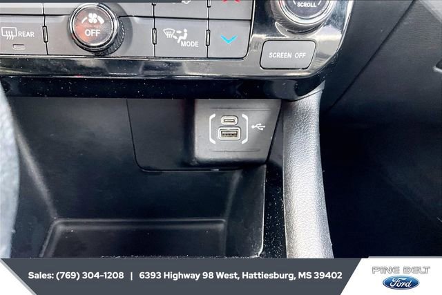 Used 2023 Jeep Compass Limited image 22