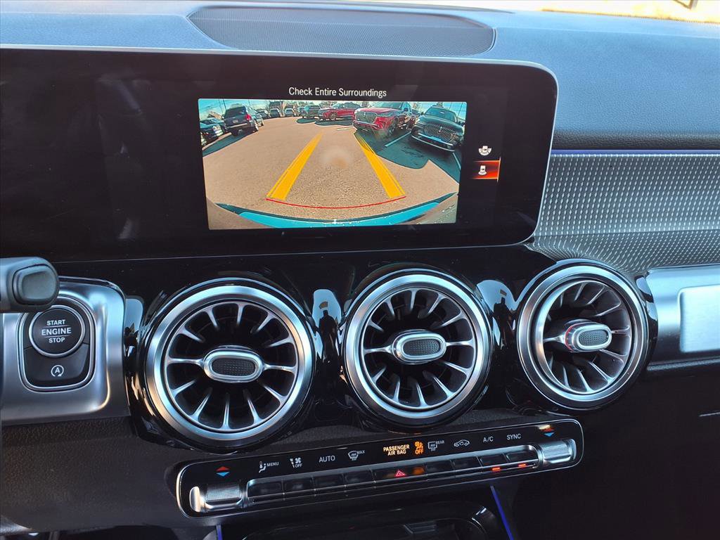 Used 2021 Mercedes-Benz GLB 250 4MATIC image 27