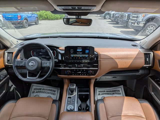 Used 2024 Nissan Pathfinder Platinum w/ Cargo Package AWD/4WD image 17