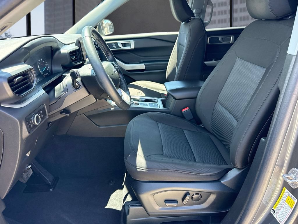 Certified 2023 Ford Explorer XLT RWD image 27