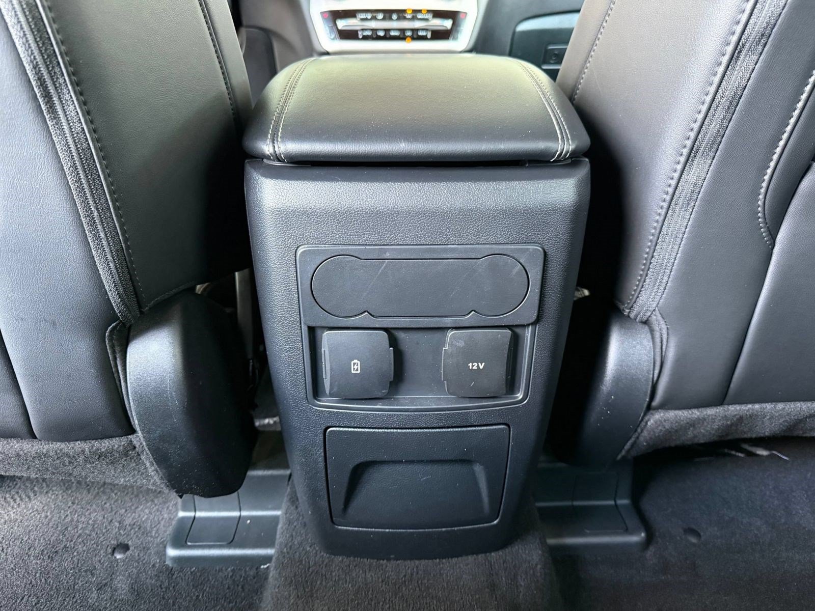 Certified 2024 Ford Explorer XLT w/ Equipment Group 202A RWD image 30