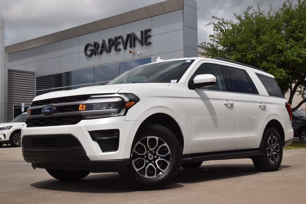 Certified 2022 Ford Expedition XLT image 2