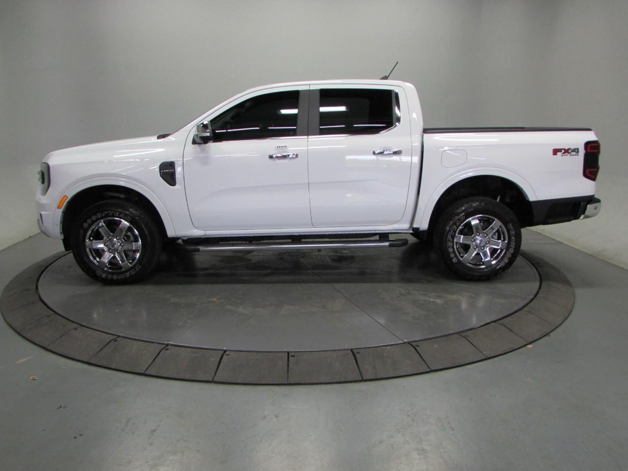 Certified 2024 Ford Ranger Lariat w/ FX4 Off-Road Package AWD/4WD image 4