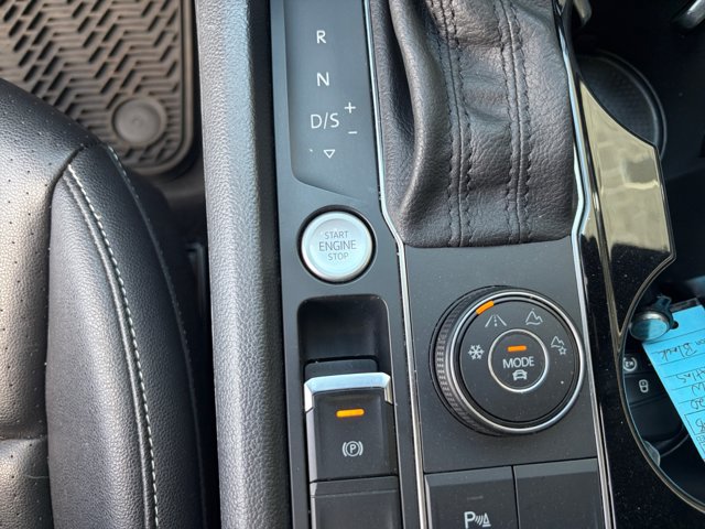 Used 2020 Volkswagen Atlas Cross Sport SEL AWD/4WD image 30