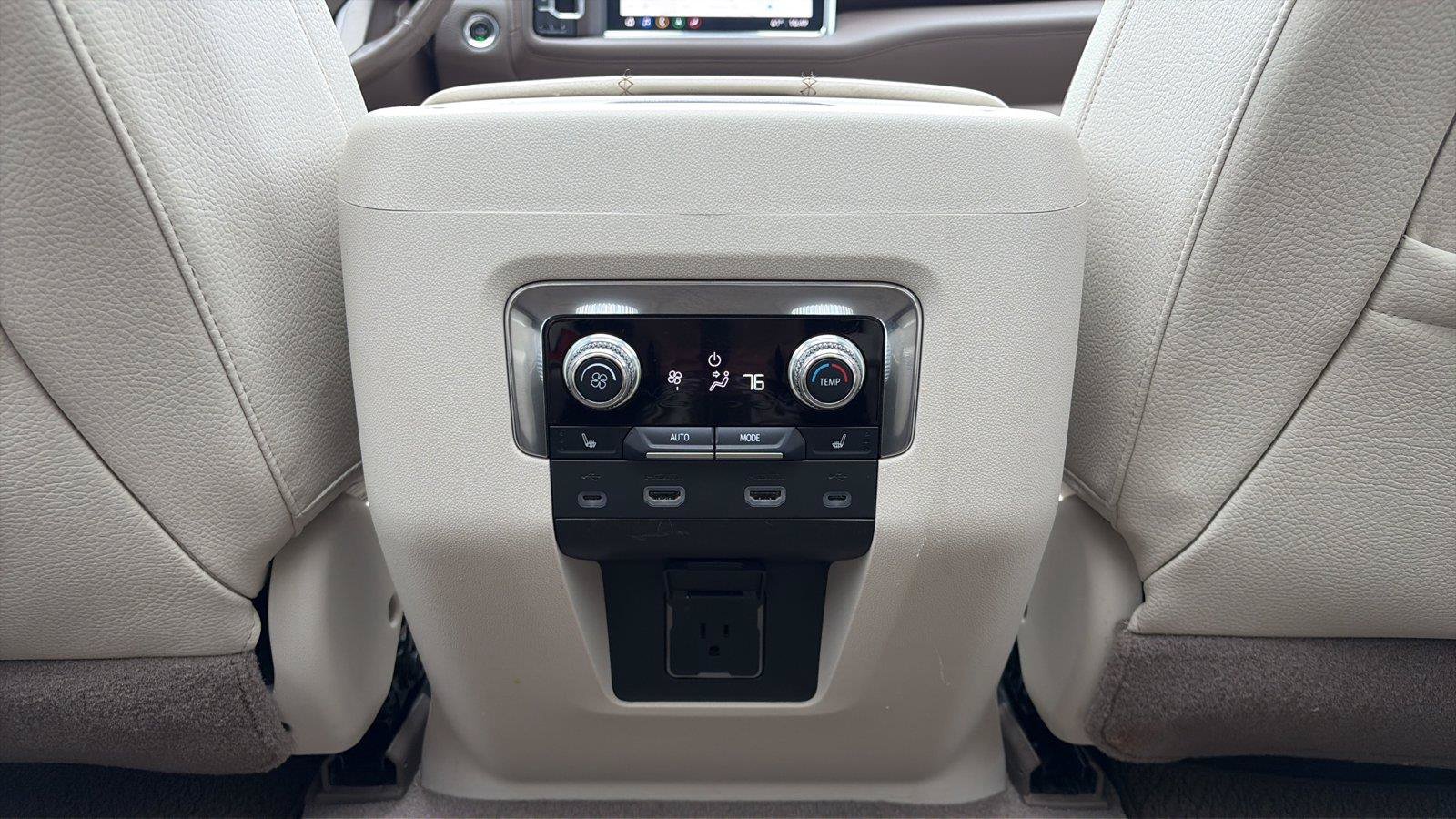Used 2021 GMC Yukon Denali w/ Denali Premium Package AWD/4WD image 26