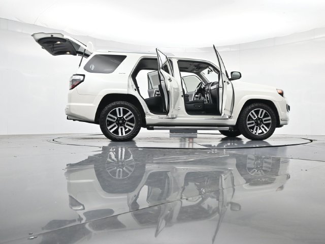 Used 2018 Toyota 4Runner Limited RWD image 54