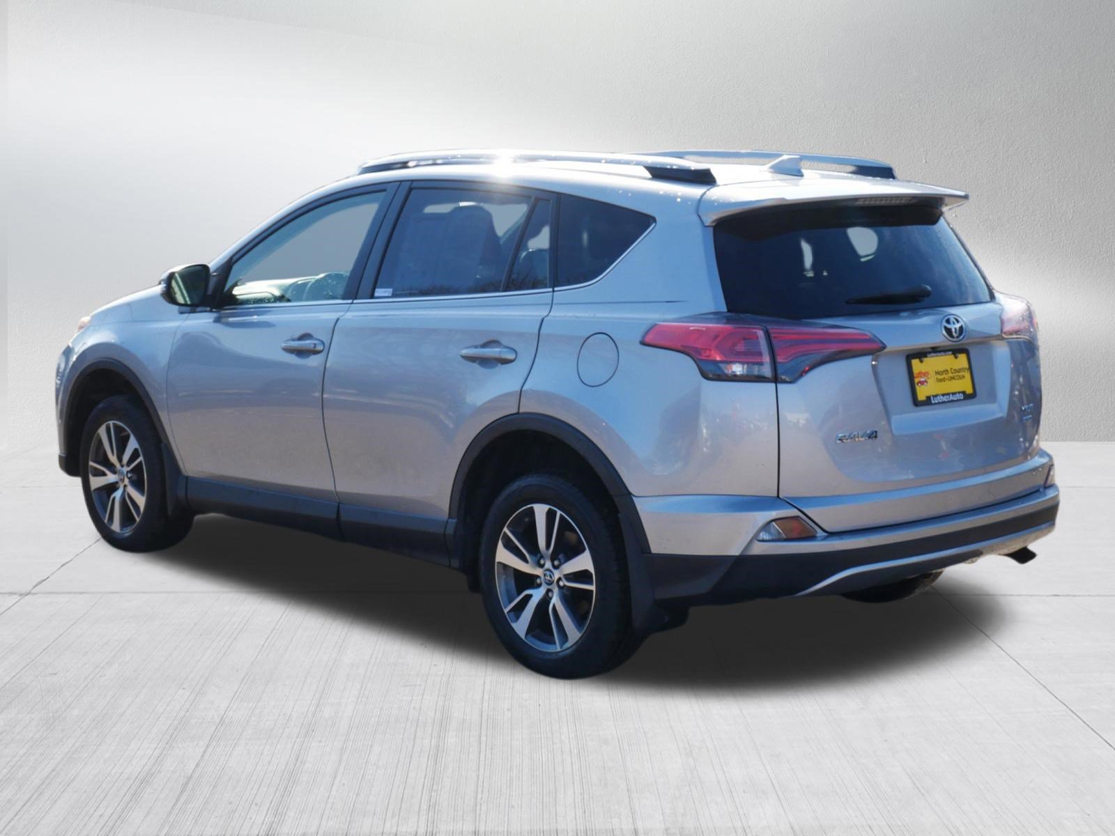 Used 2018 Toyota RAV4 XLE image 3