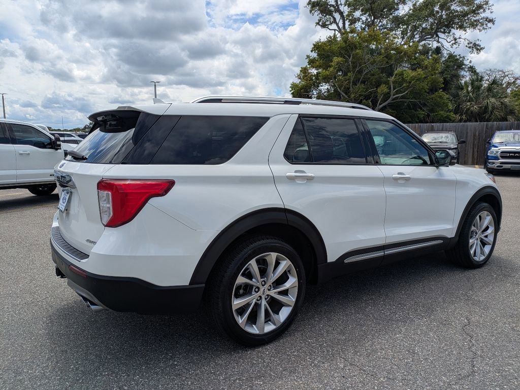 Certified 2022 Ford Explorer Platinum w/ Equipment Group 601A AWD/4WD image 6