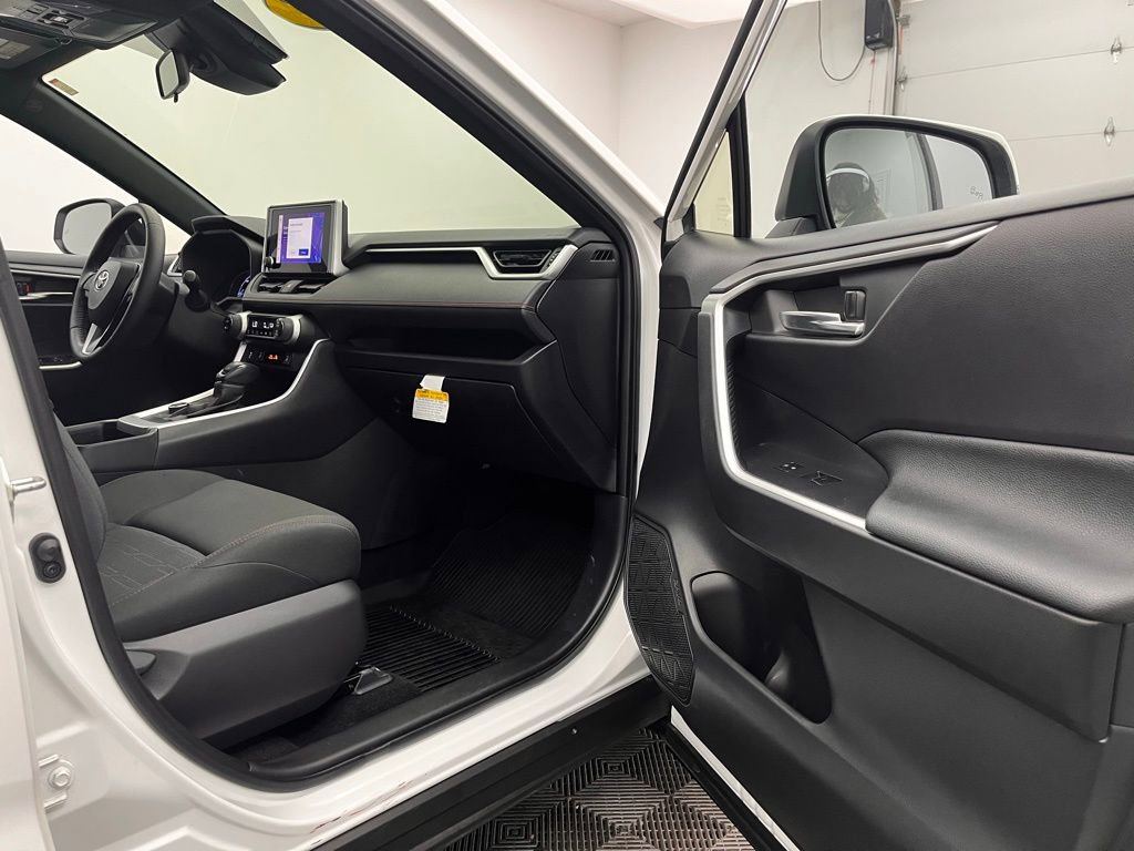 Used 2023 Toyota RAV4 SE w/ Weather & Moonroof Package AWD/4WD image 27