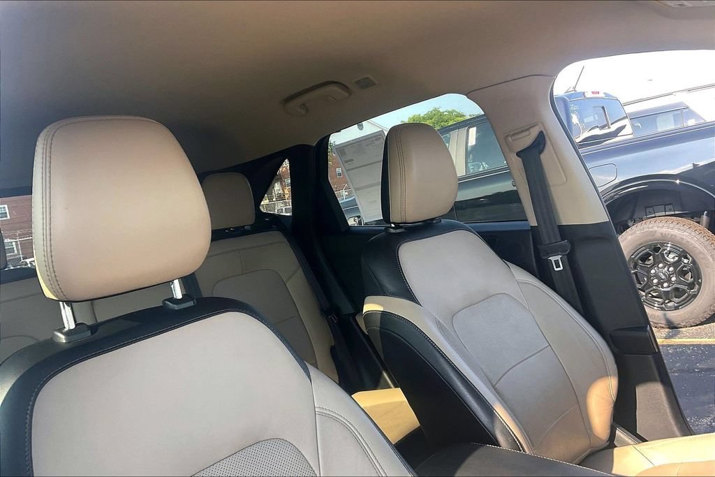 Certified 2020 Ford Escape Titanium AWD/4WD image 21