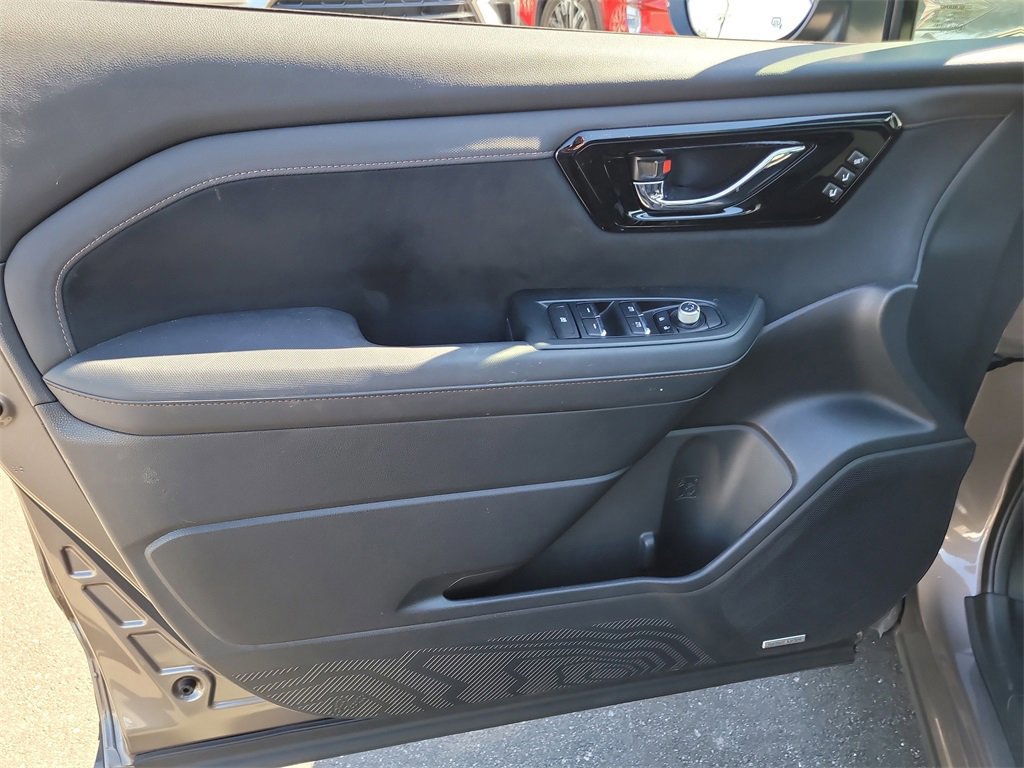 Used 2025 Subaru Forester Touring image 15