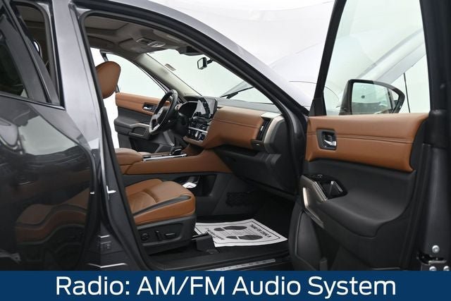 Used 2025 Nissan Pathfinder Platinum w/ Cargo Package AWD/4WD image 14