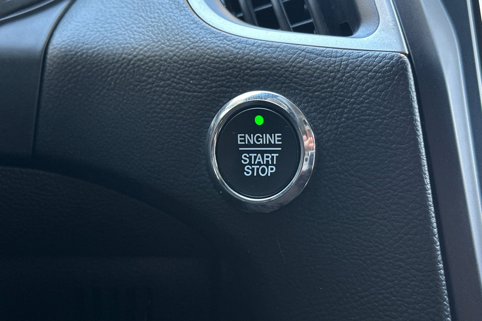 Certified 2022 Ford Edge SE w/ Black Appearance Package image 21