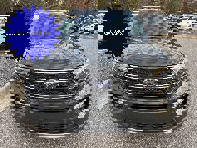 Certified 2022 Ford Explorer XLT w/ Equipment Group 202A image 3