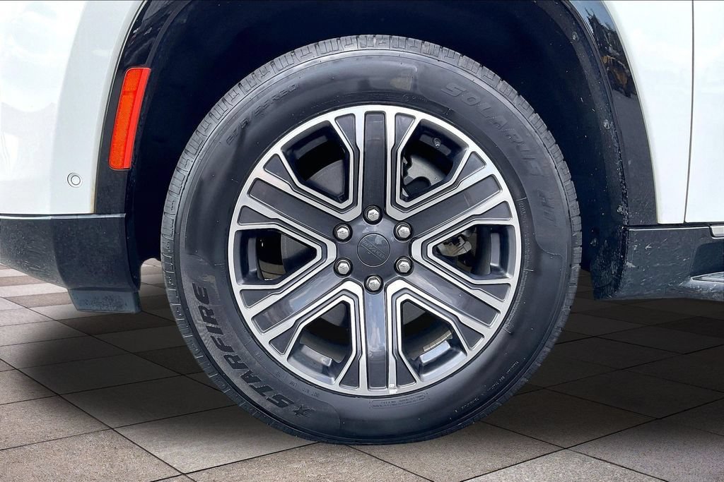 Used 2024 Jeep Wagoneer Series II w/ Flexible Seating Group RWD image 9