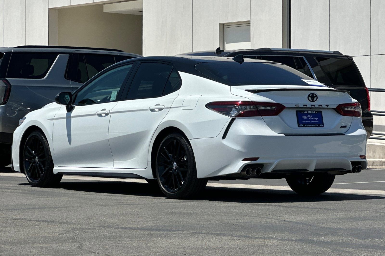 Used 2023 Toyota Camry XSE FWD image 5