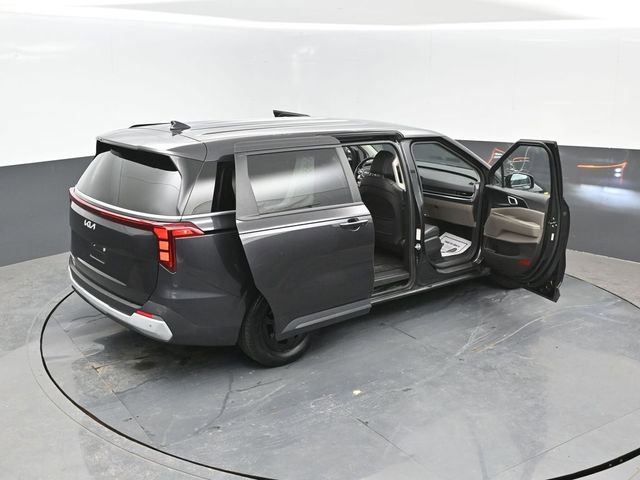 Used 2025 Kia Carnival FWD image 26