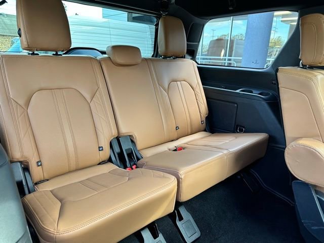 Certified 2022 Ford Expedition Platinum AWD/4WD image 38