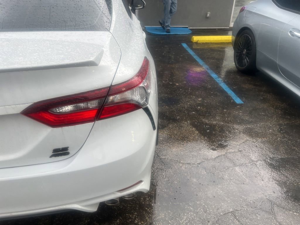 Used 2022 Toyota Camry SE w/ Cold Weather Package image 8