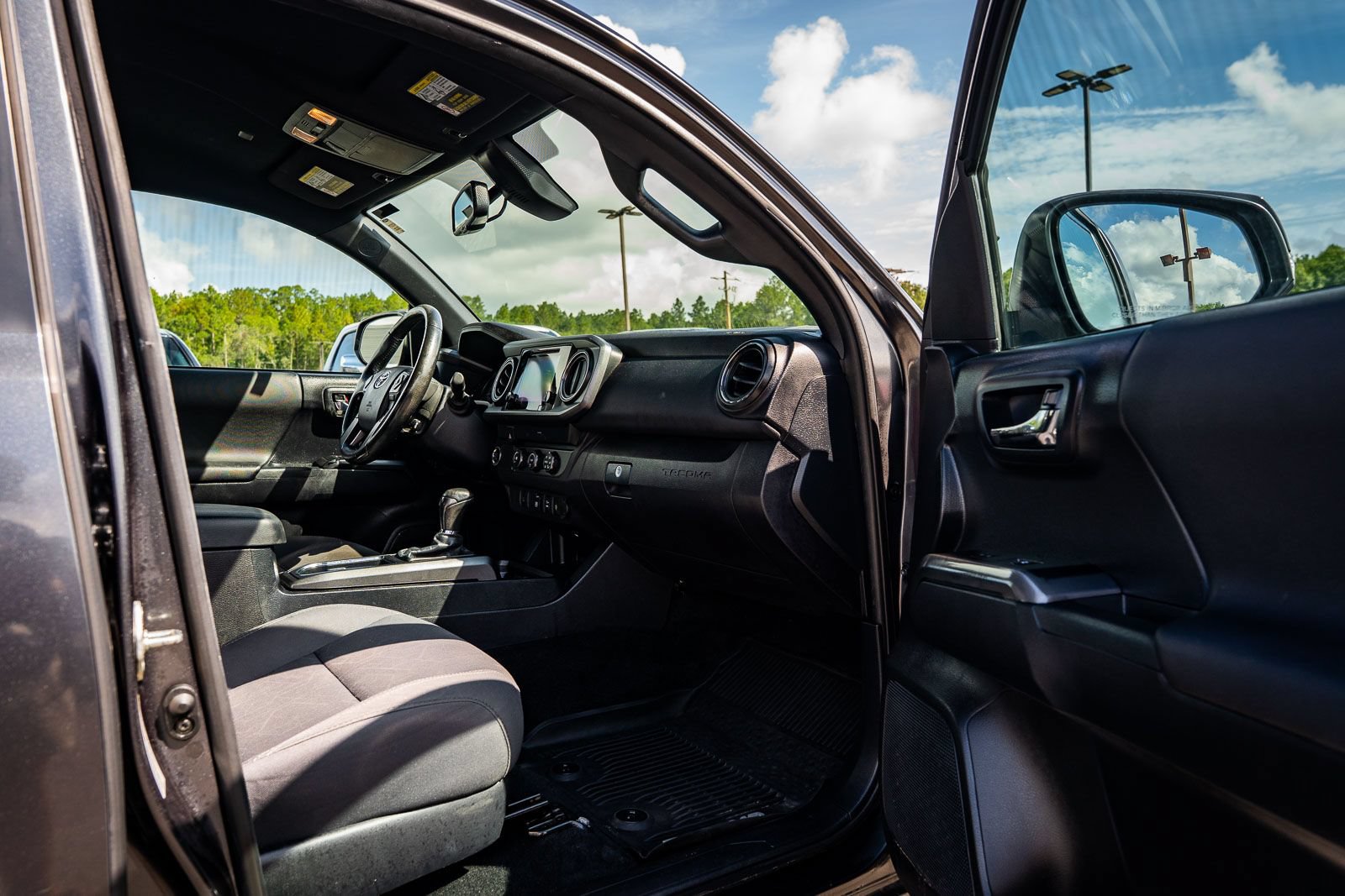 Used 2019 Toyota Tacoma TRD Sport RWD image 11