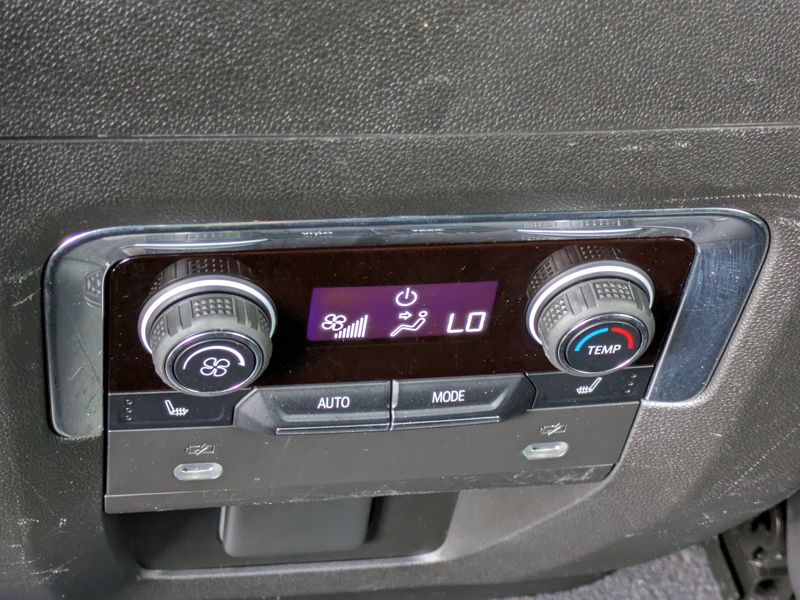 Used 2022 Chevrolet Tahoe High Country RWD image 22