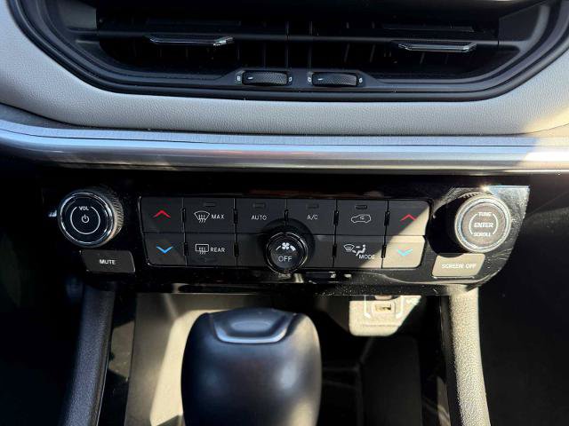 Used 2025 Jeep Compass Limited AWD/4WD image 15