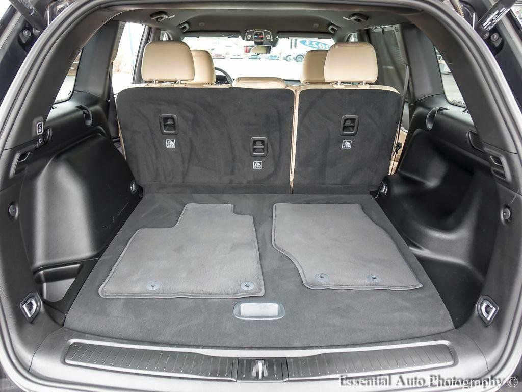 Used 2023 Jeep Grand Cherokee Limited w/ Luxury Tech Group II AWD/4WD image 23