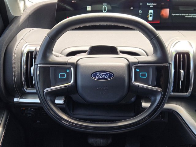 Certified 2025 Ford Expedition Platinum AWD/4WD image 15