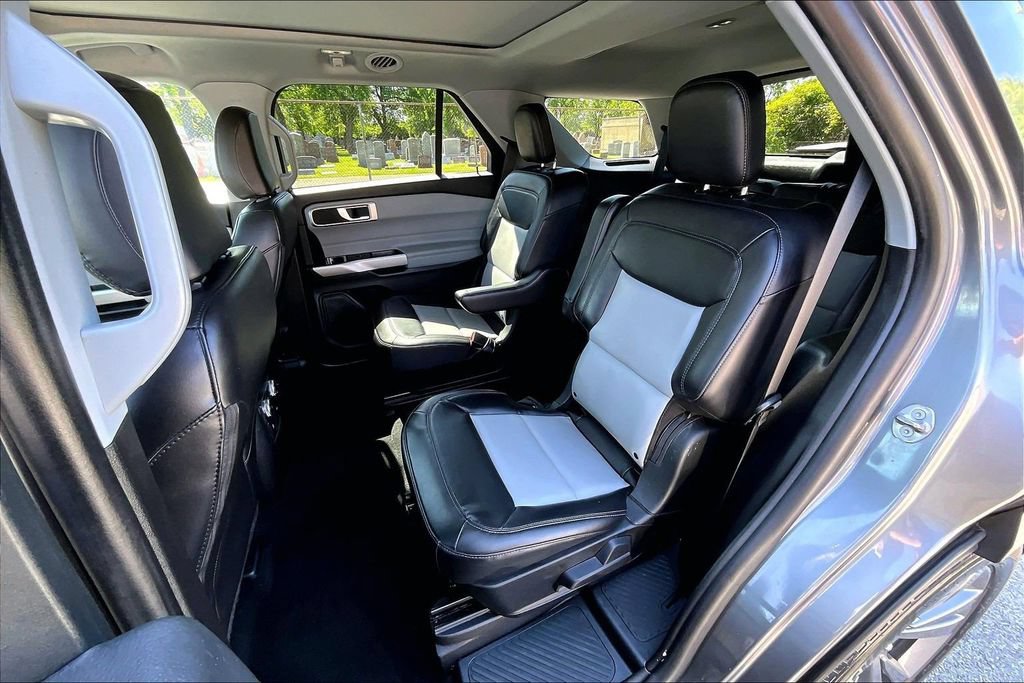 Certified 2023 Ford Explorer XLT w/ Equipment Group 202A AWD/4WD image 25