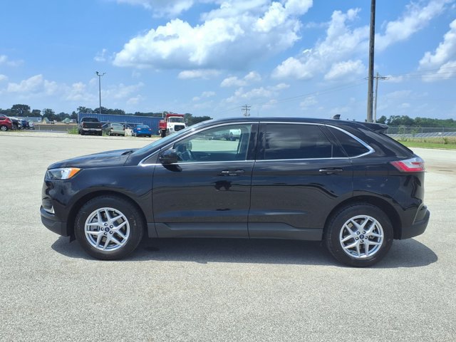 Certified 2022 Ford Edge SEL w/ Convenience Package AWD/4WD image 2