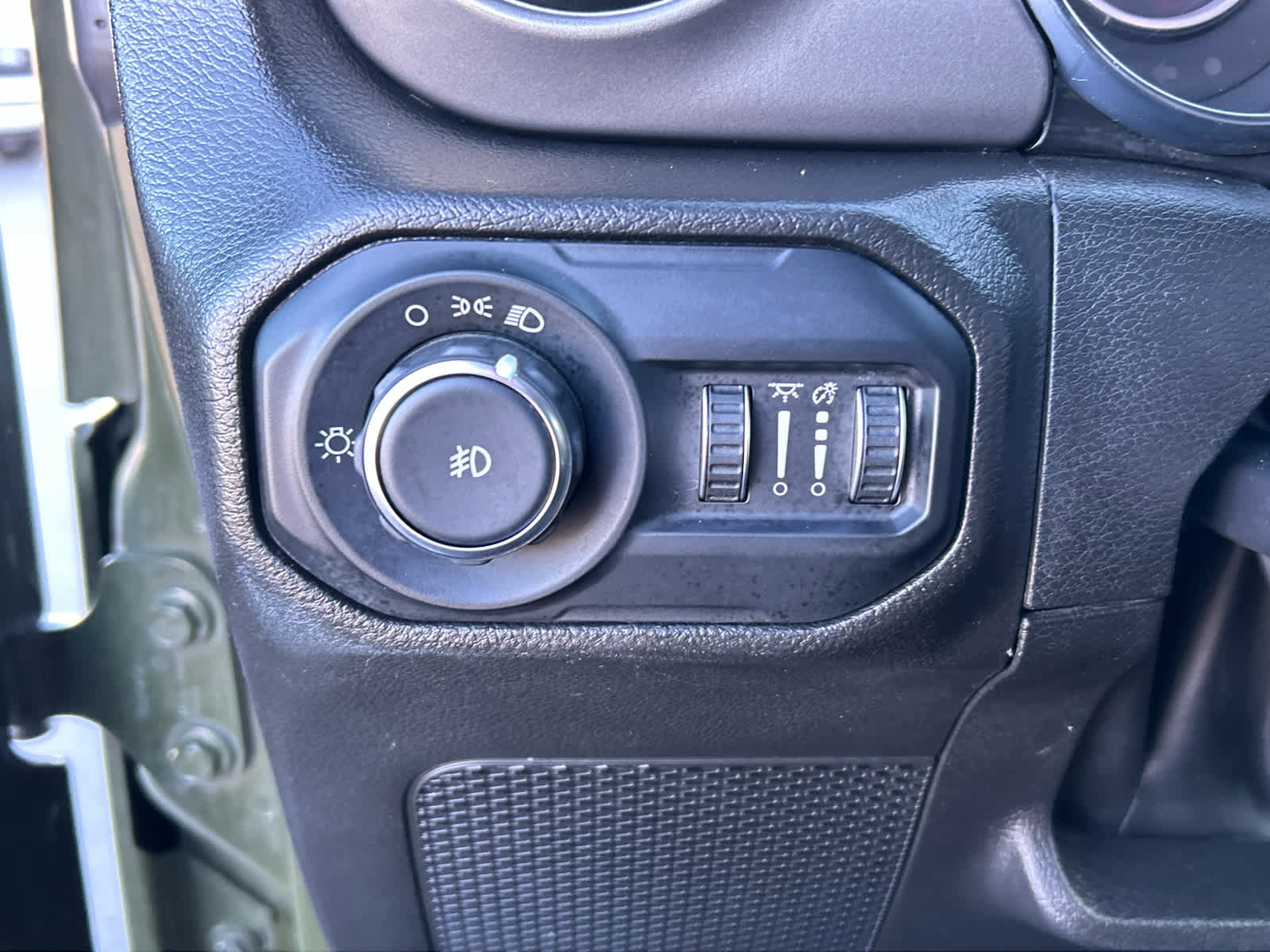 Used 2022 Jeep Wrangler Sport image 18