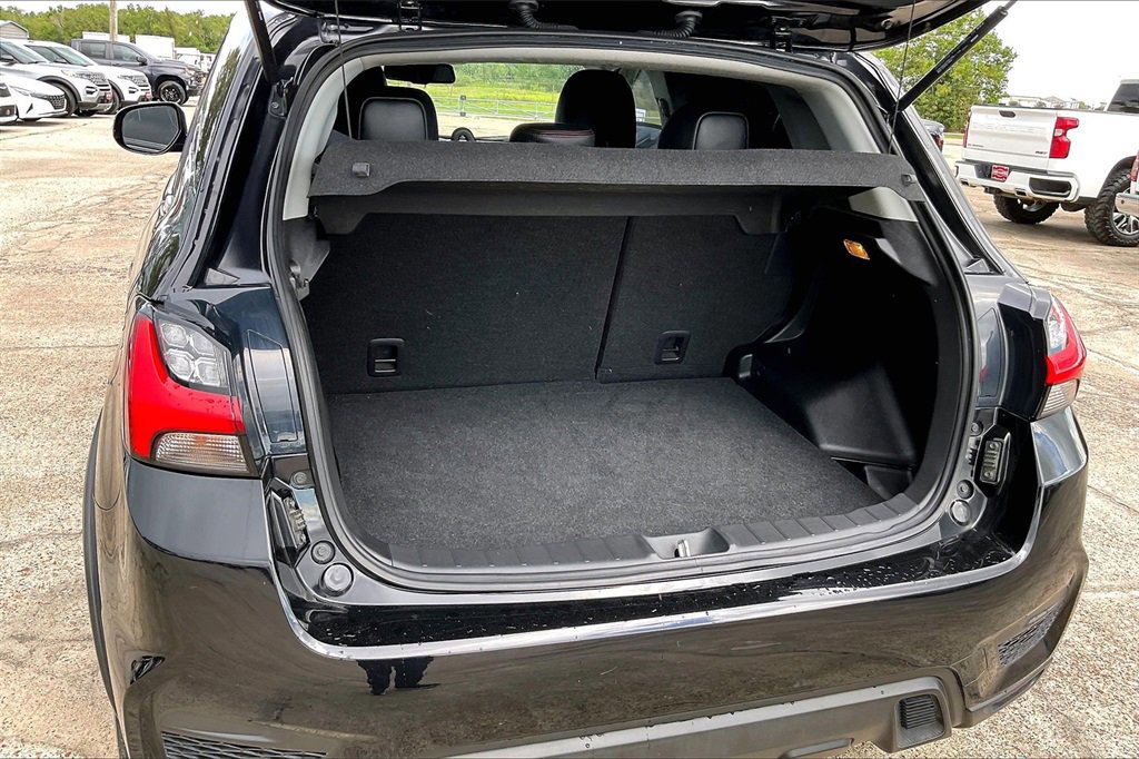 Used 2022 Mitsubishi Outlander Sport SE image 37