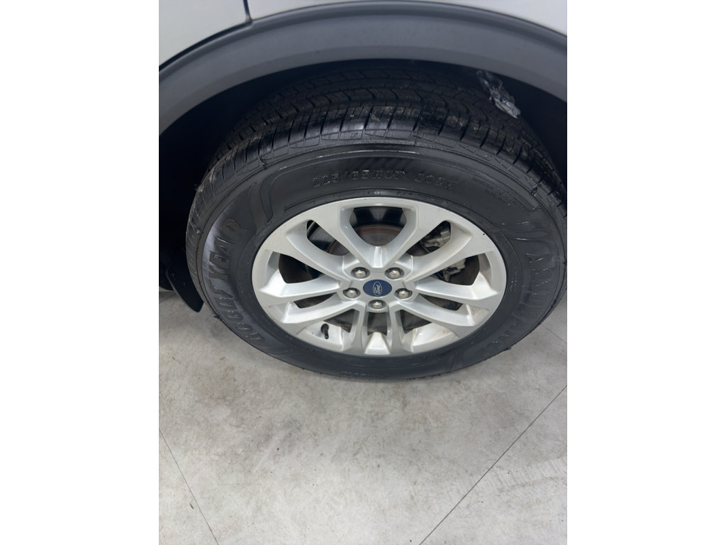 Certified 2022 Ford Escape SE FWD image 9