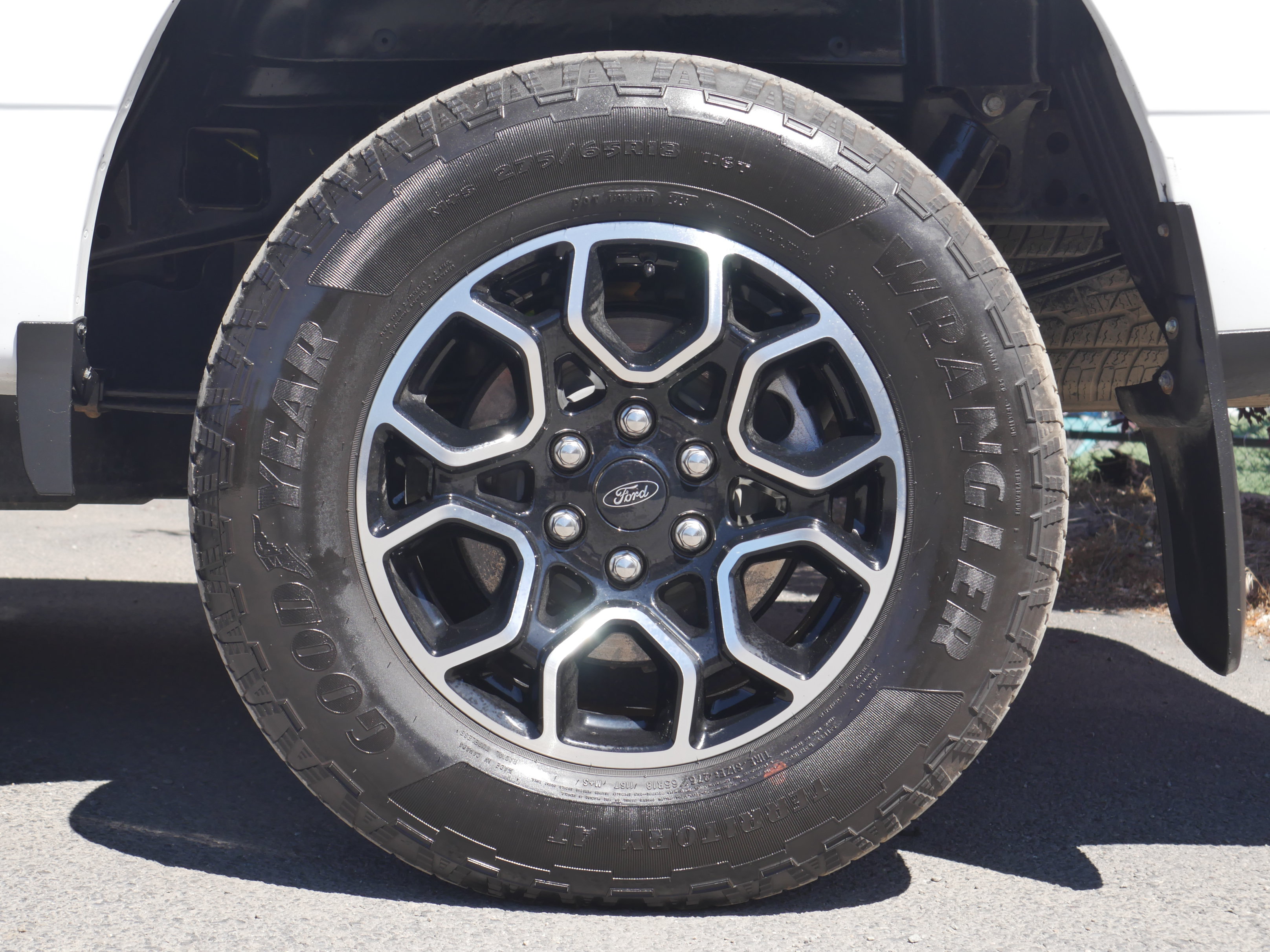Certified 2023 Ford F150 Lariat w/ FX4 Off-Road Package AWD/4WD image 21