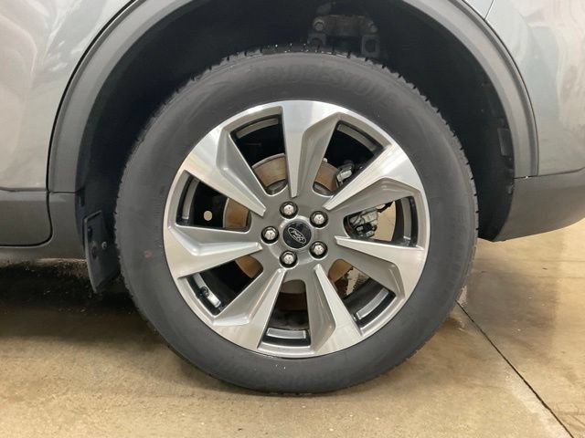 Certified 2025 Ford Escape Platinum AWD/4WD image 14