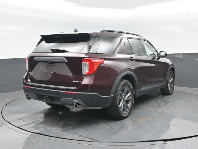 Certified 2022 Ford Explorer XLT w/ Equipment Group 202A AWD/4WD image 24