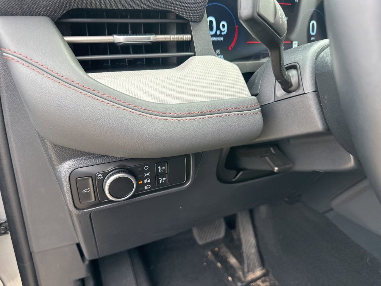 Certified 2025 Ford Explorer Active RWD image 19