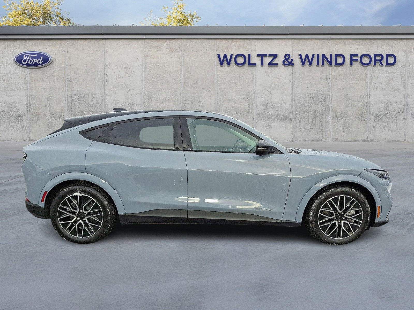 Certified 2025 Ford Mustang Mach-E Premium image 2