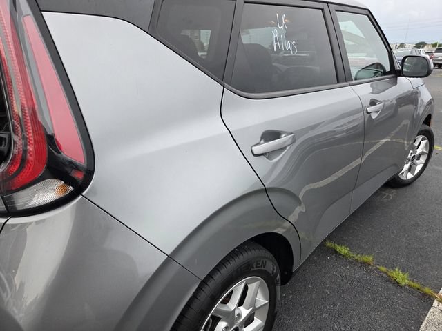 Used 2023 Kia Soul LX w/ LX Technology Package FWD image 8