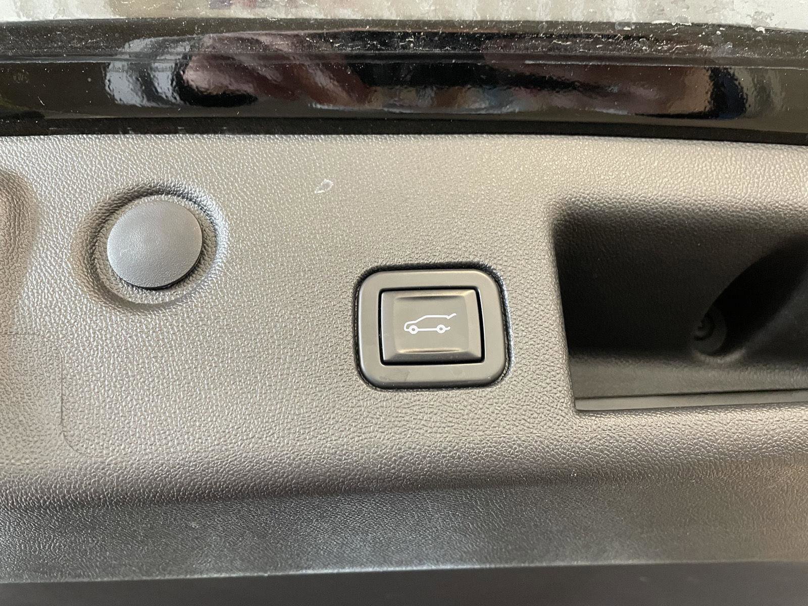 Used 2021 Chevrolet Equinox LT image 44