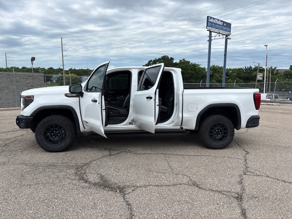 Used 2023 GMC Sierra 1500 AT4X w/ AT4X AEV Edition AWD/4WD image 4