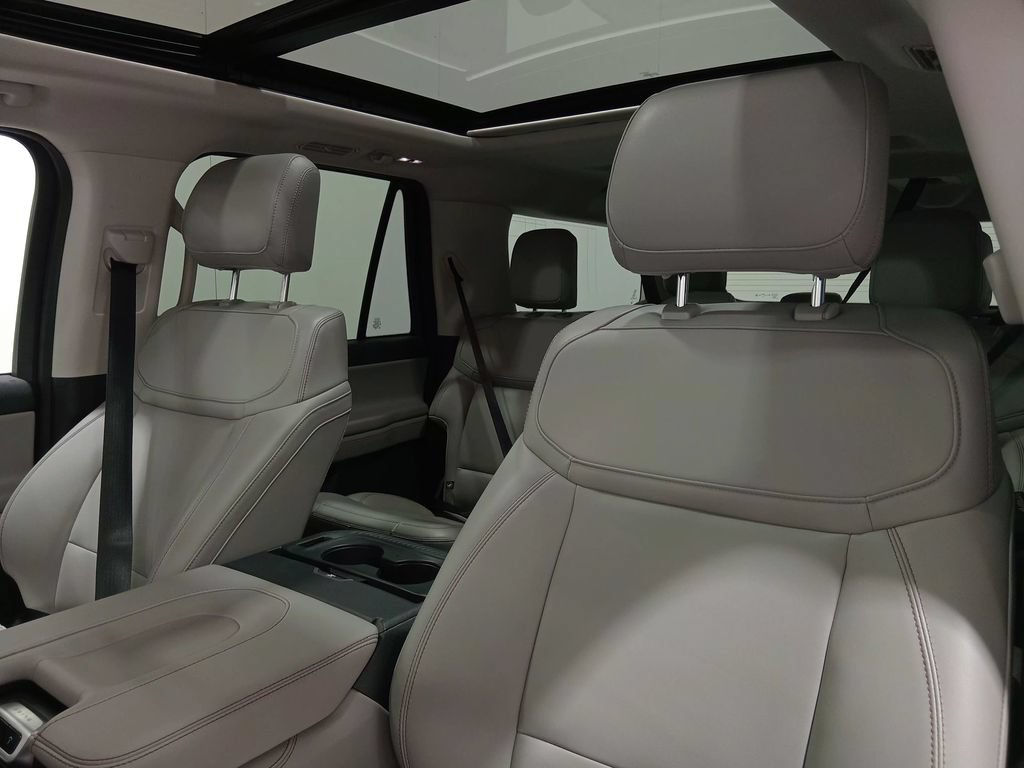 Certified 2025 Ford Expedition Max Active AWD/4WD image 17