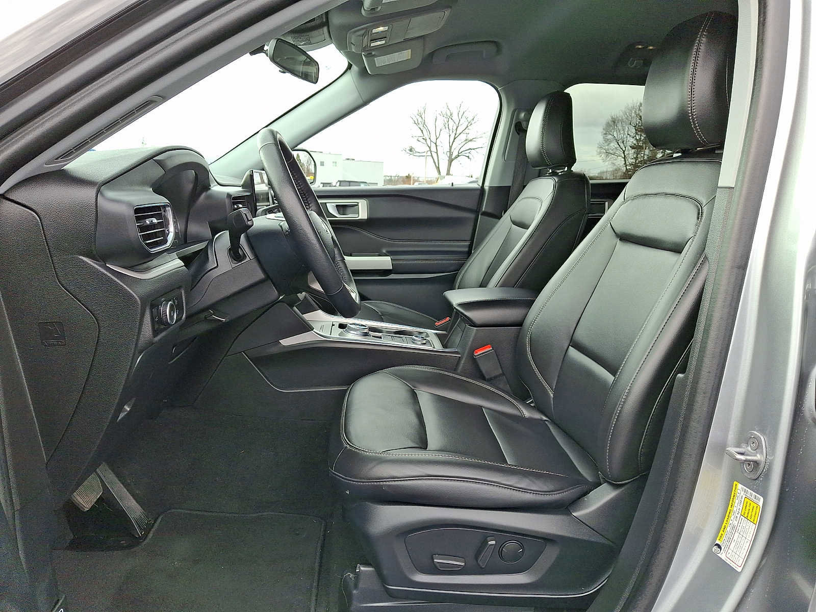 Certified 2024 Ford Explorer XLT w/ Equipment Group 202A image 14